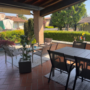 Vivere l’outdoor con stile: un angolo di relax creato con i nostri arredi