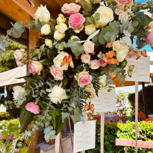 Matrimonio naturale e raffinato: un giorno speciale tra fiori e dettagli essenziali