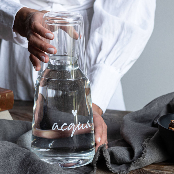 Bottiglia con Bicchiere Acqua
