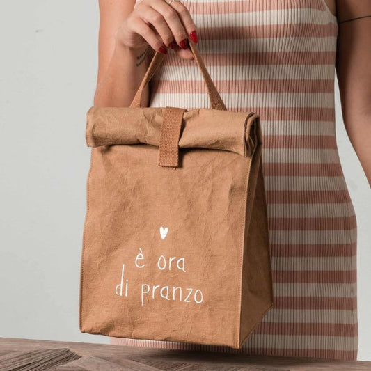 Porta-pranzo con scritta:  E' ora di pranzo